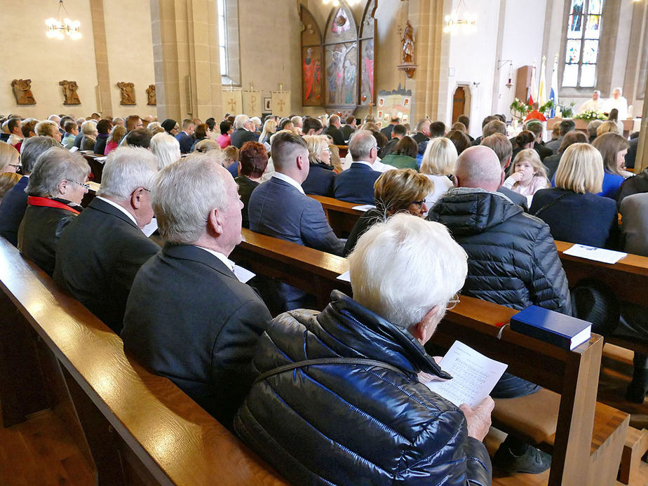 Feier der 1. Heiligen Kommunion in Sankt Crescentius (Foto: Karl-Franz Thiede)